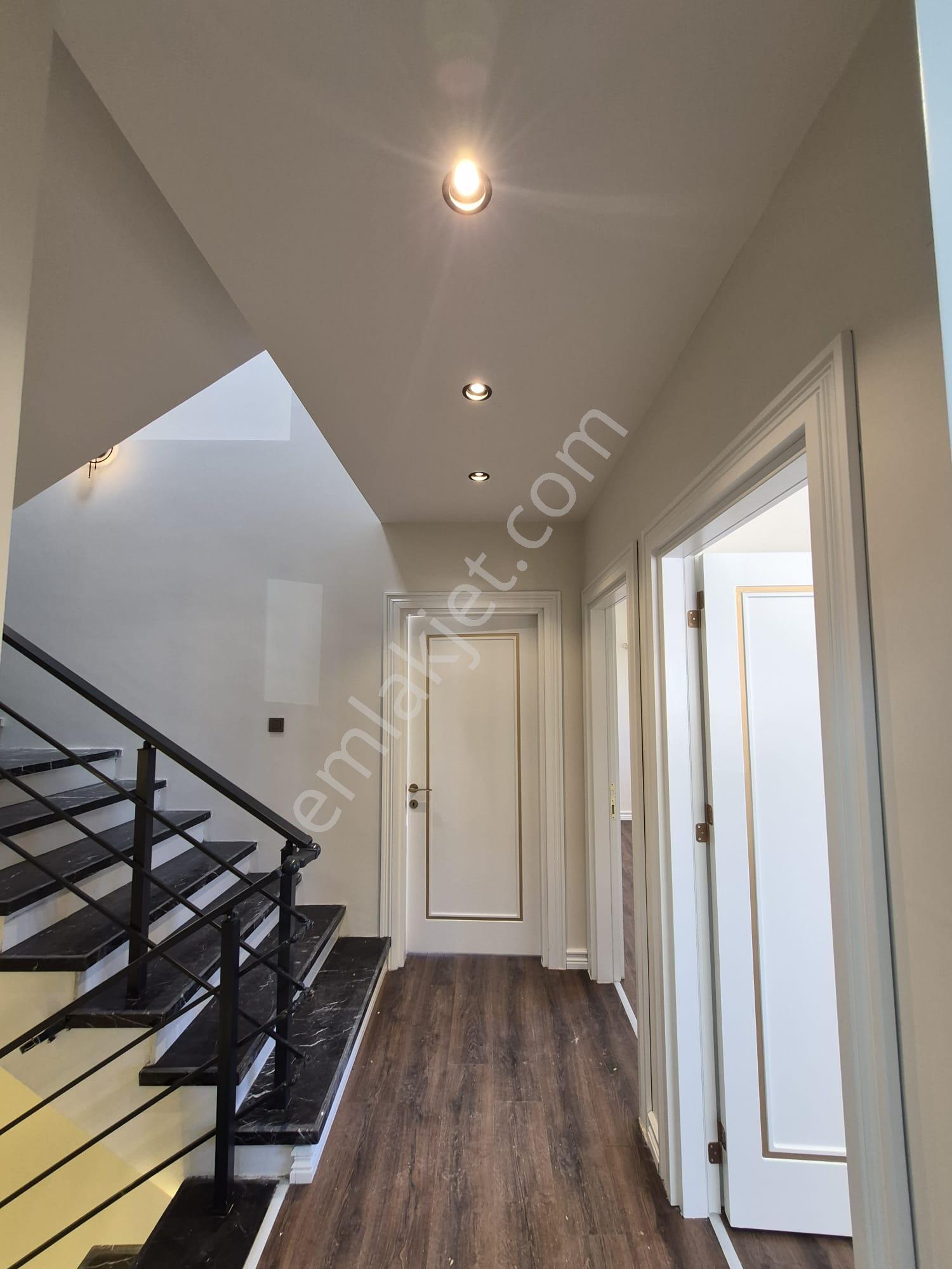 4+1 Çınarlı Tripleks Sıfır Villa 3balkon Havuz 200m2 Otopark 300m Arsa Teras G.oda 2banyo Barbekü - Görsel 9
