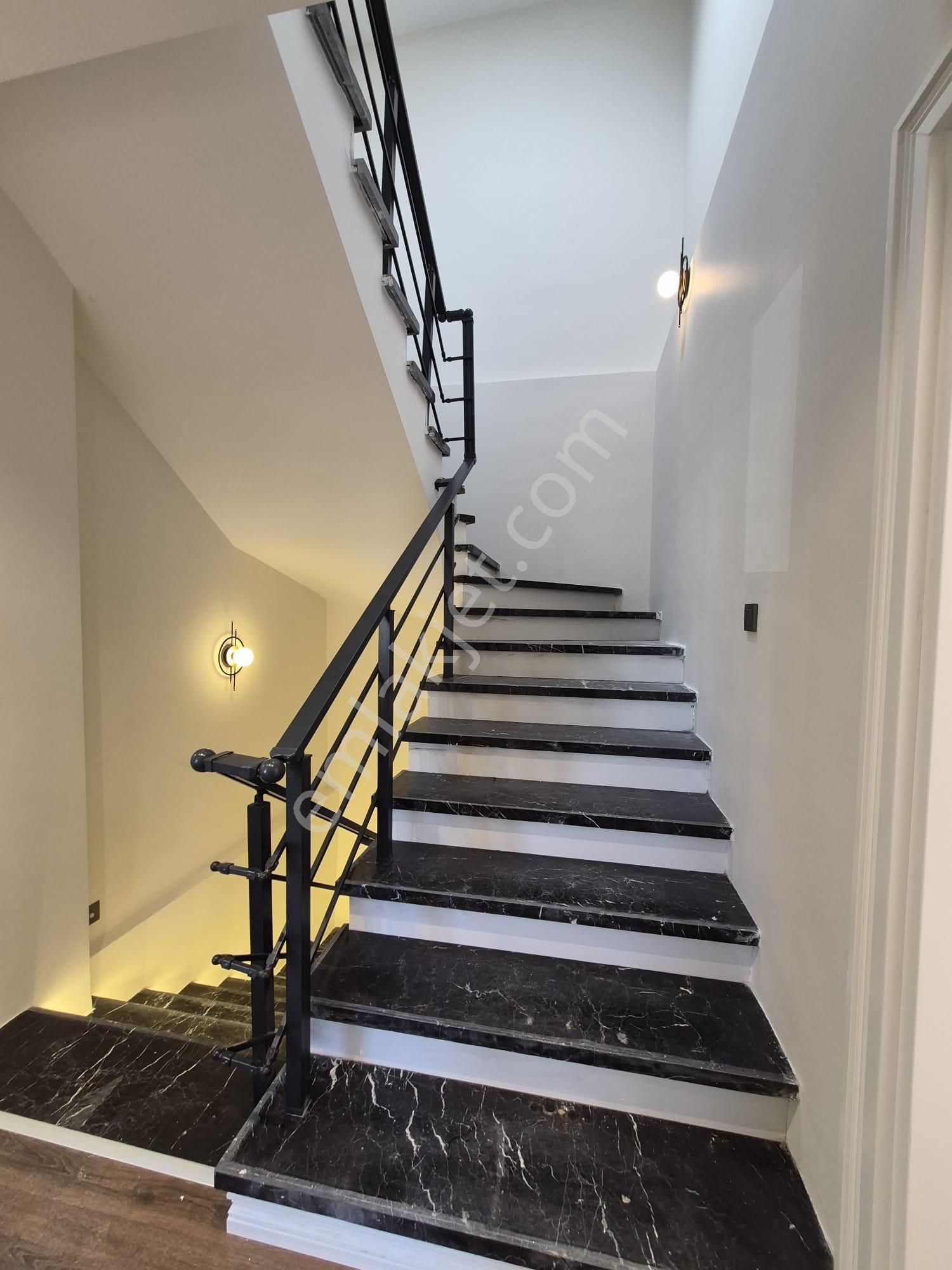 4+1 Çınarlı Tripleks Sıfır Villa 3balkon Havuz 200m2 Otopark 300m Arsa Teras G.oda 2banyo Barbekü - Görsel 20