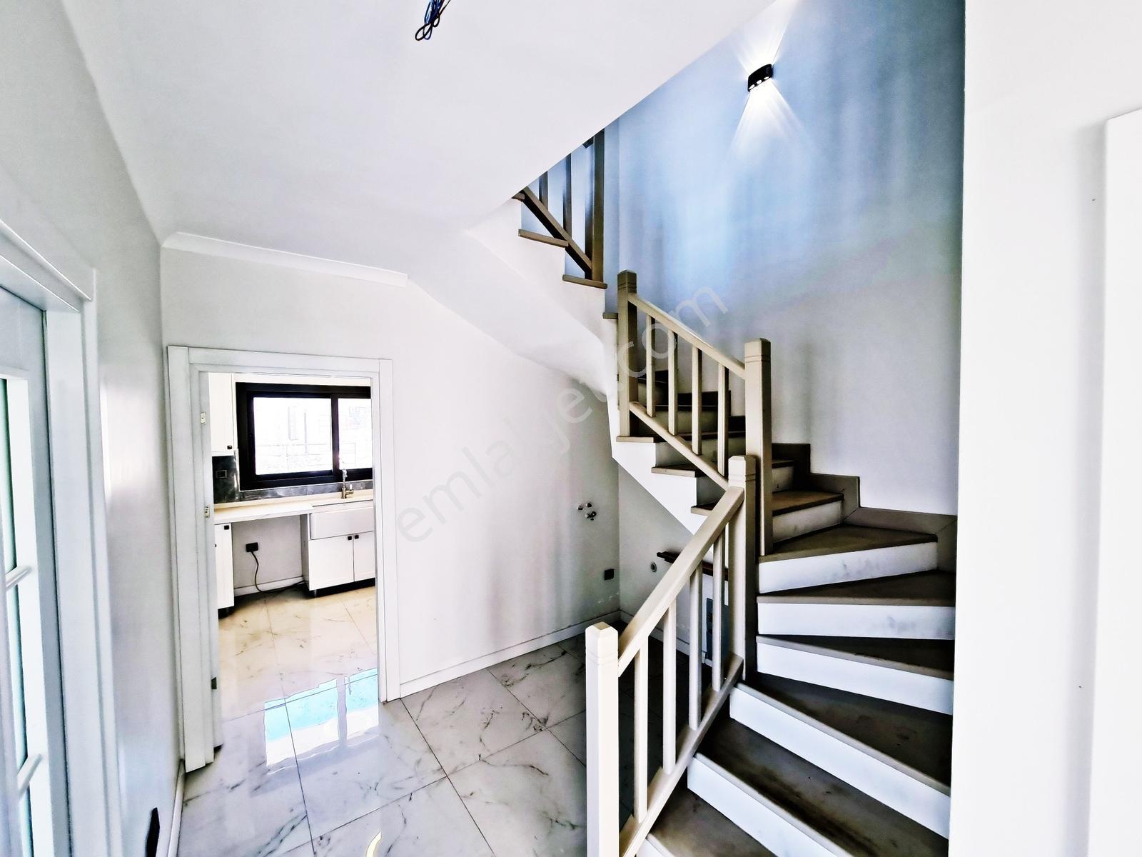 Keremköyde Harika Konumda, Sıfır Lüks Villa! - Görsel 24