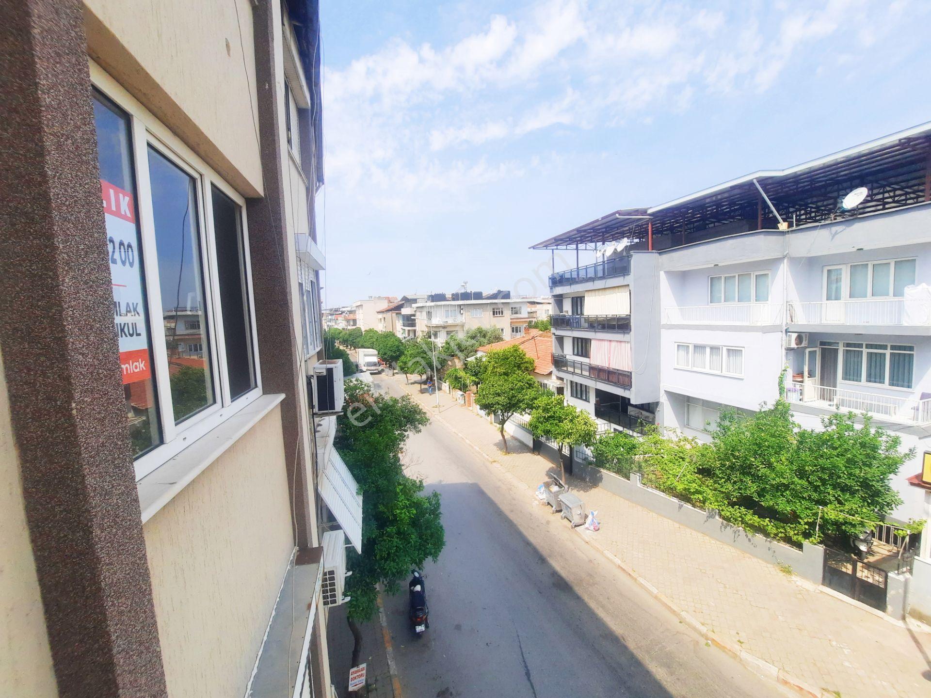 Sağlık Caddesi'nde Cadde Üzeri, Köşebaşı Ara Kat 3+1 - Görsel 8