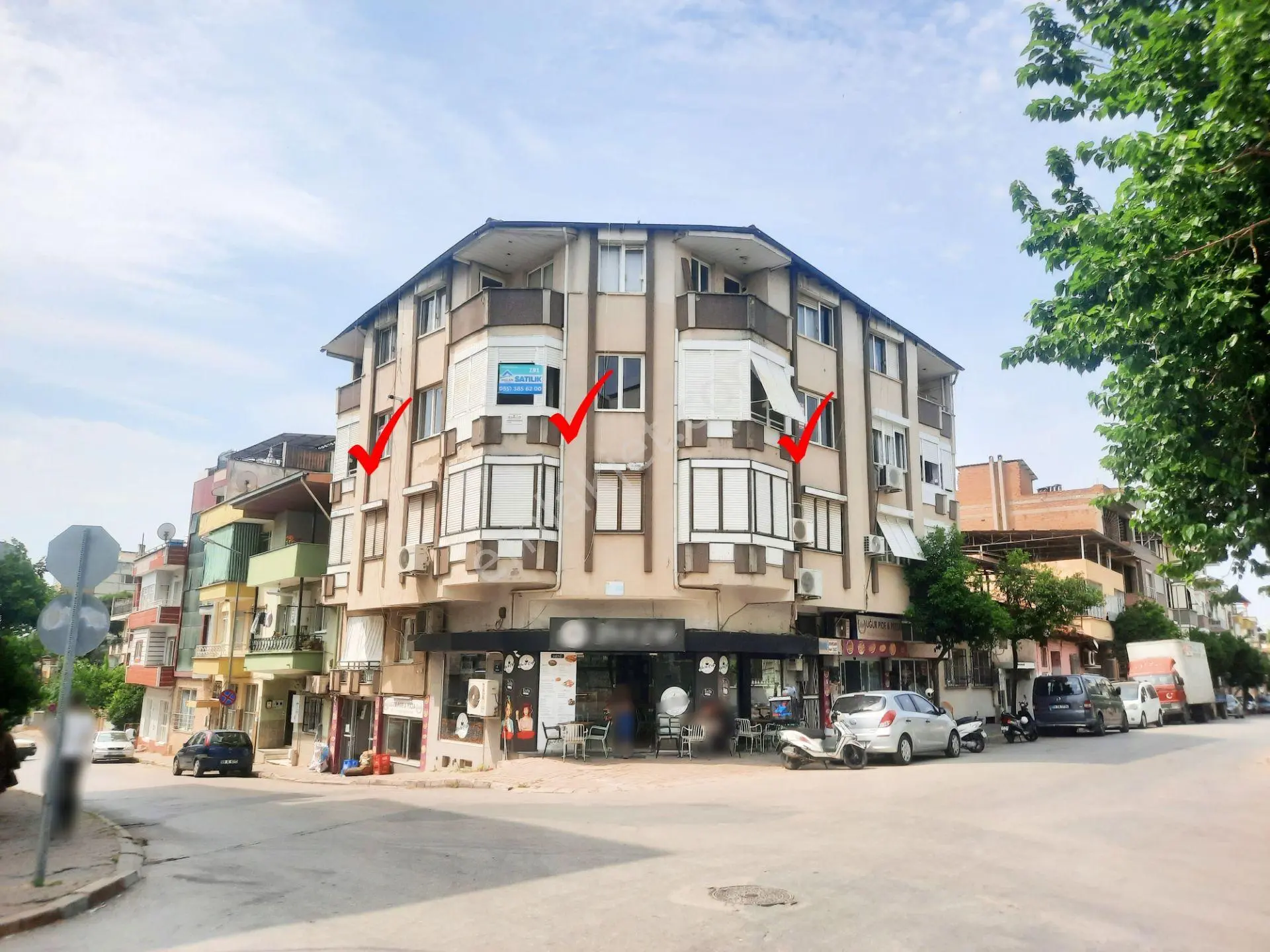 Sağlık Caddesi'nde Cadde Üzeri, Köşebaşı Ara Kat 3+1