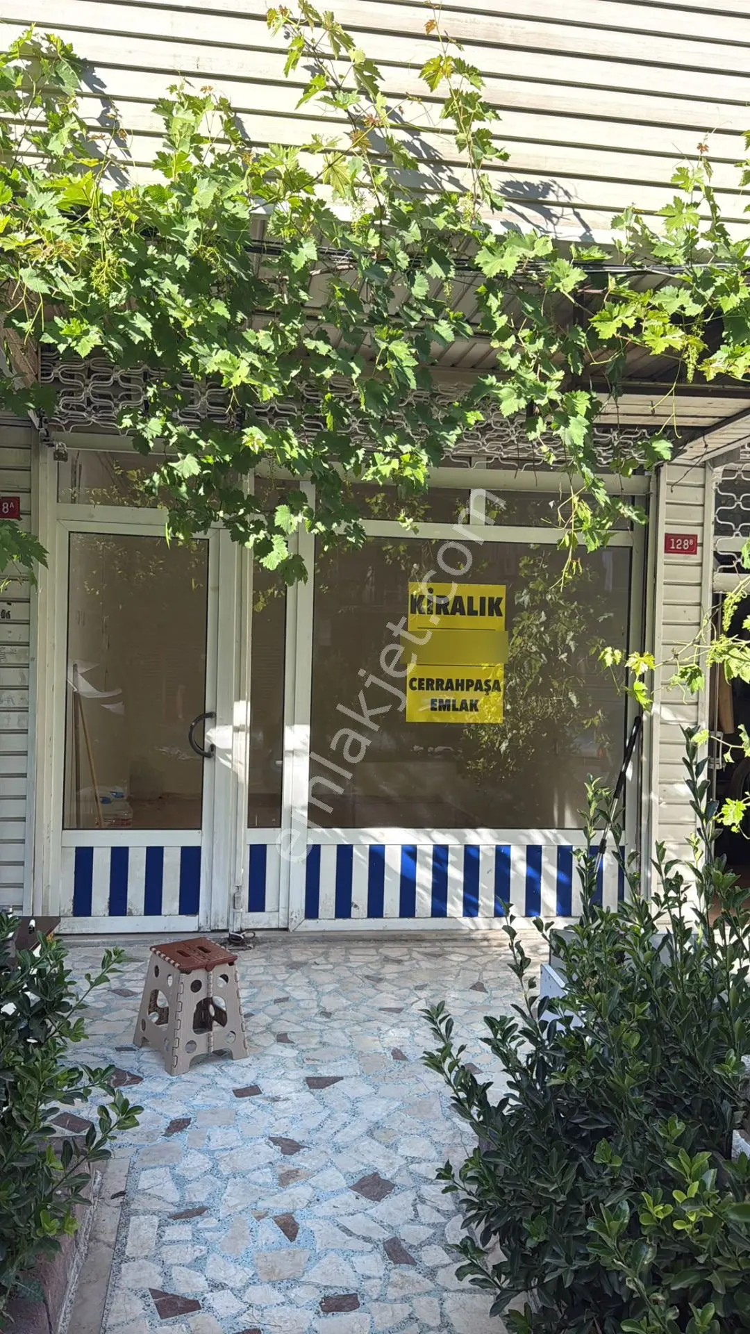 Cerrahpaşa Emlaktan Mustafa Kemalpaşa Mahallesinde Kiralık 15m2 Dükkan - Görsel 4