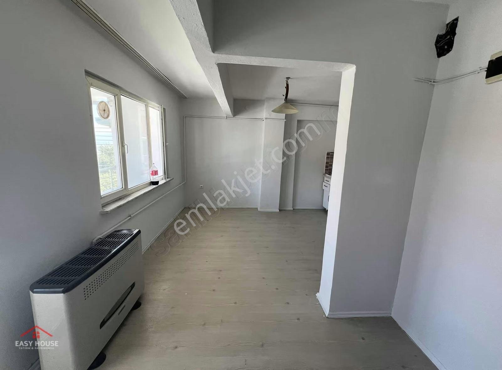 Çekırge Meydanına Yakın Kiralık 1+1 - Görsel 3
