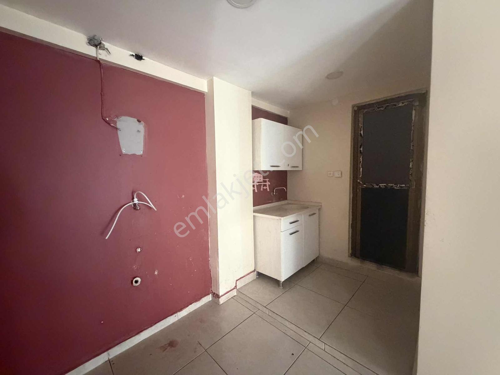 Esenevler Erikli Caddesi Yakını 40 M² Kiralık Dükkan - Görsel 9