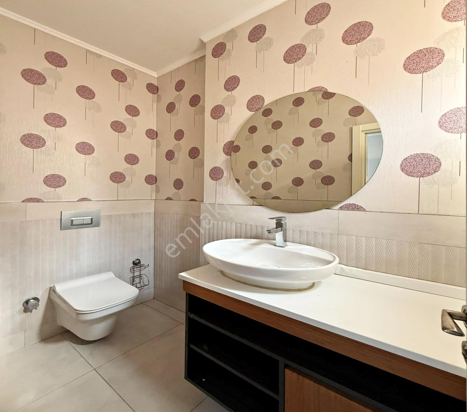Barış Mahallesinde Site İçi Müstakil Bahçeli 6+2 Satılık Villa - Görsel 18