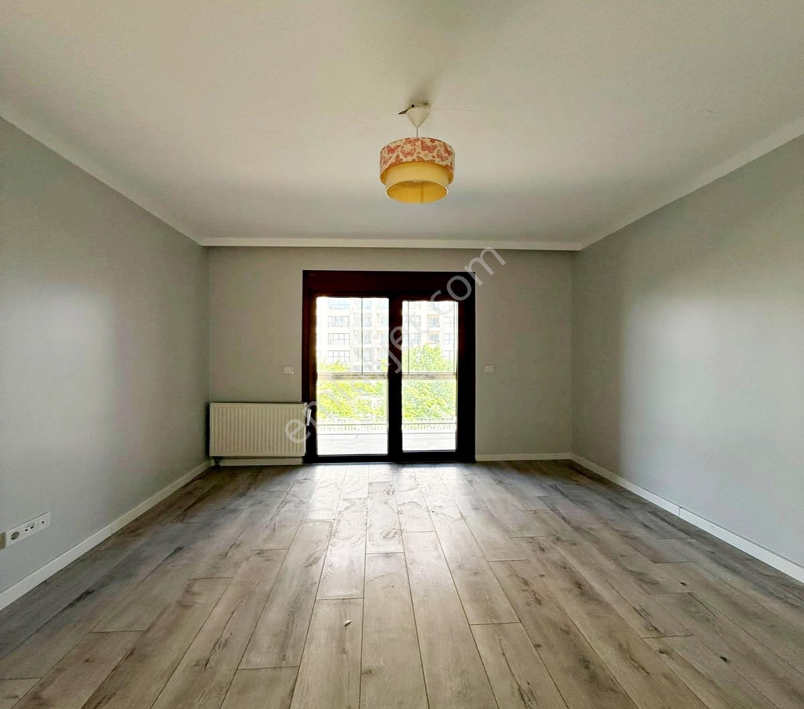 Barış Mahallesinde Site İçi Müstakil Bahçeli 6+2 Satılık Villa - Görsel 27