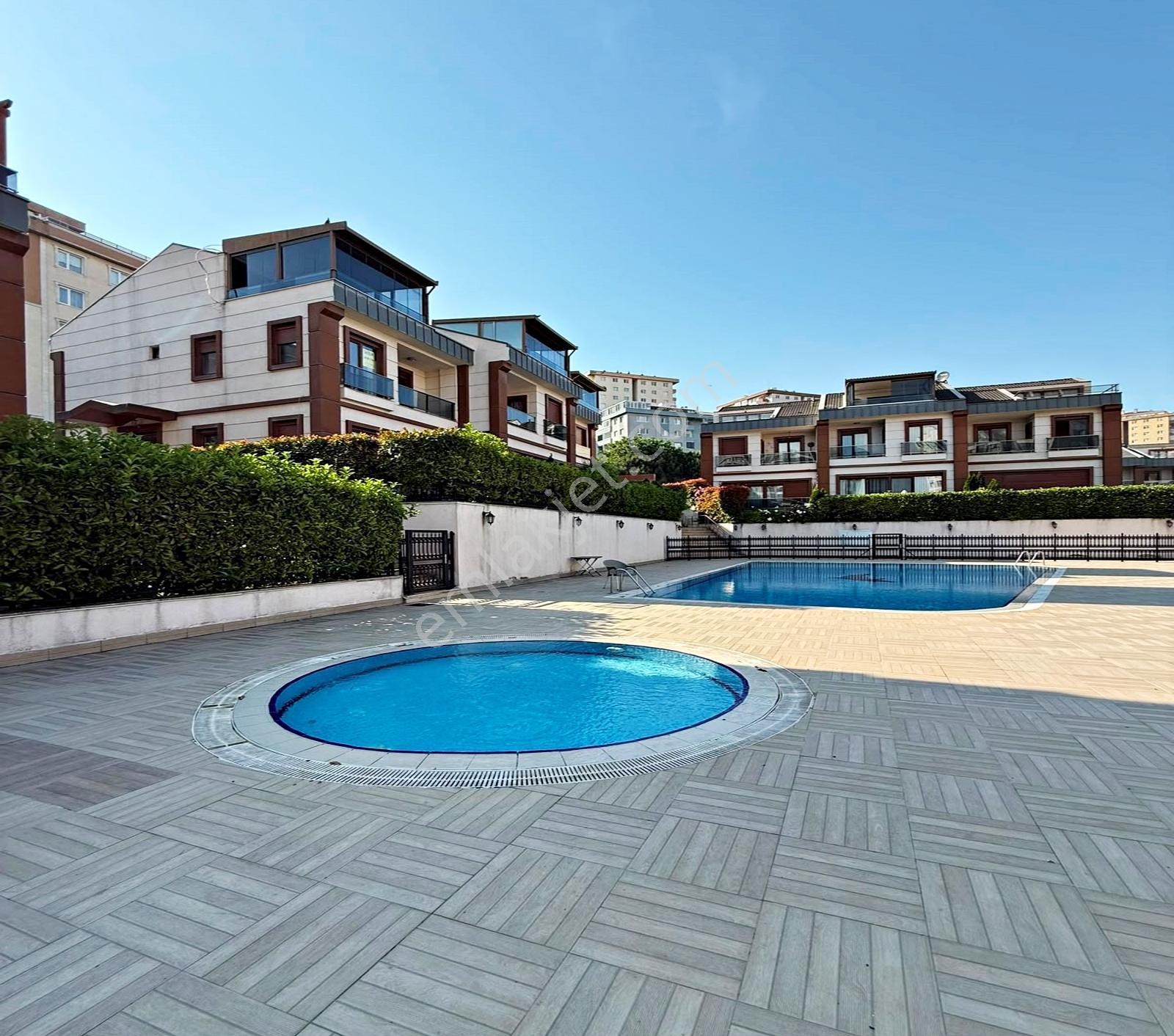 Barış Mahallesinde Site İçi Müstakil Bahçeli 6+2 Satılık Villa - Görsel 11