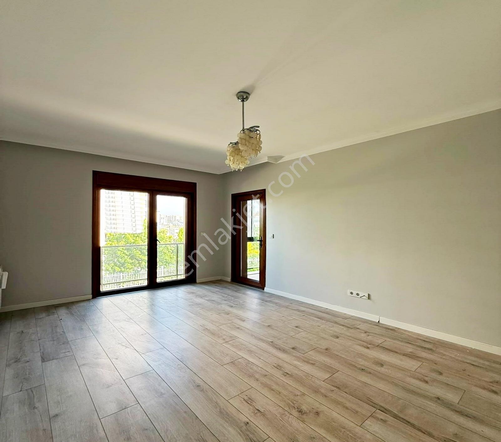 Barış Mahallesinde Site İçi Müstakil Bahçeli 6+2 Satılık Villa - Görsel 30
