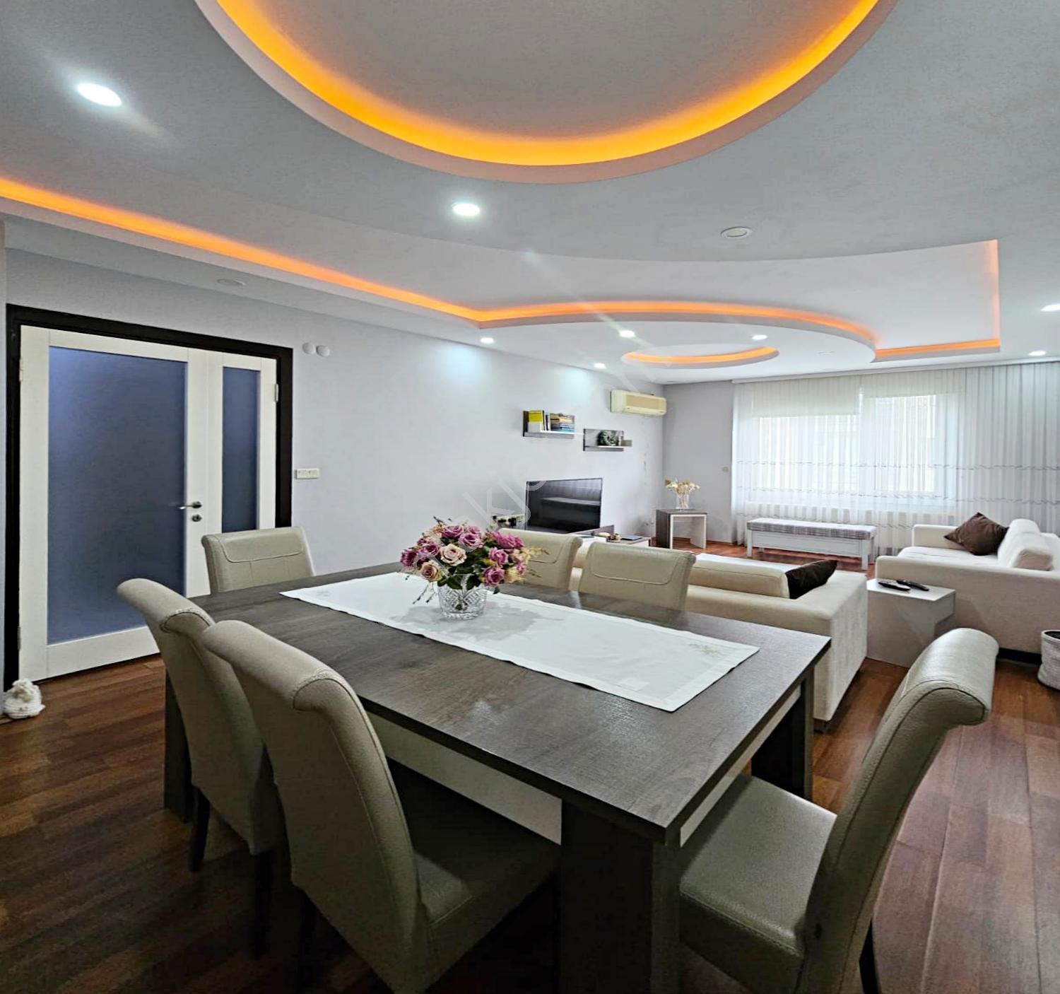 Beylikdüzü Beyaz Kent Sitesinde Masrafsız 2+1 Satılık Daire