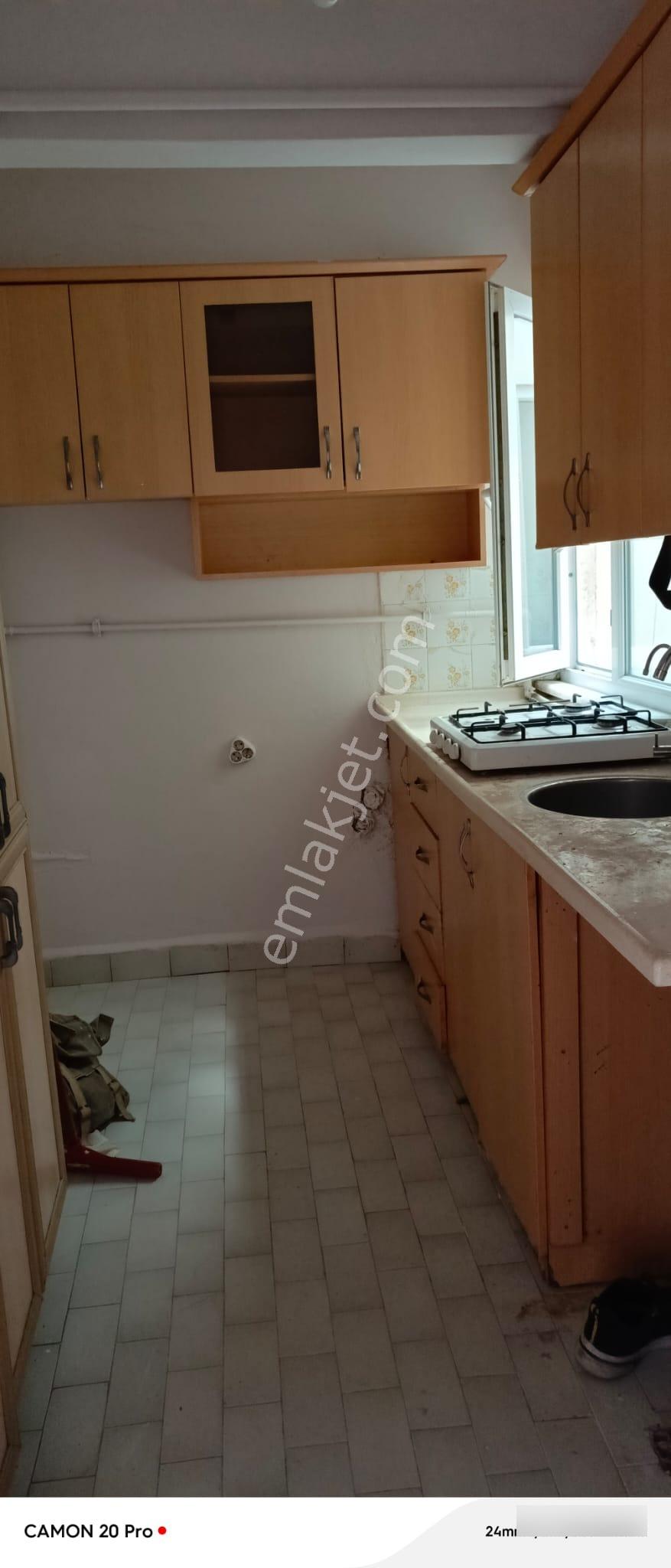 Cerrahpaşa Emlaktan Cerrahpaşa Yokuşçeşmede Kiralık 3+1 Geniş Ve Ferah Daire - Görsel 17