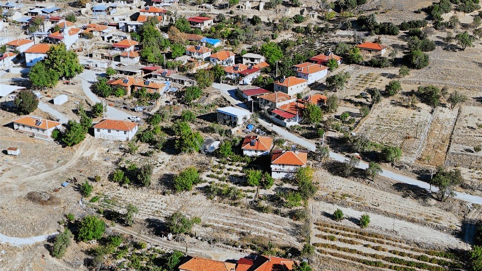 Afyon Dazkırında Köy İçinde Yolu Olan Tarla - Görsel 11
