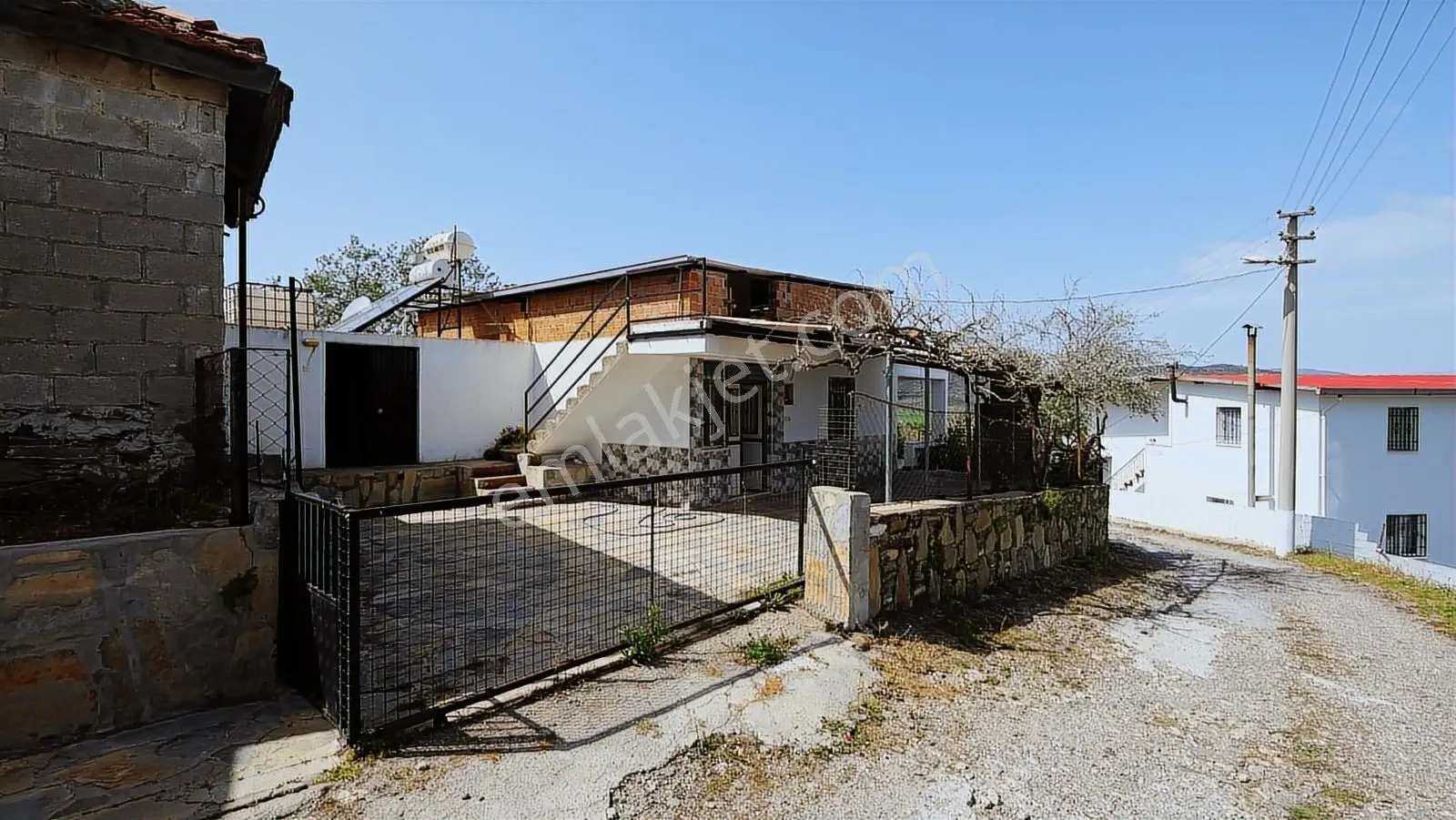 Milas Kemikler Köyü, Köy İçinde Satılık Köy Evi - Görsel 2