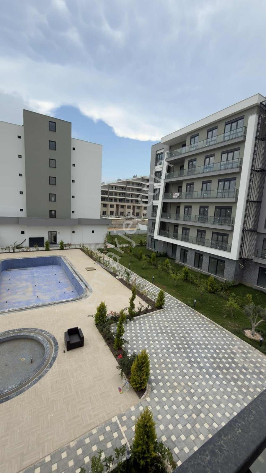 Havuz Manzaralı 2+1 Satılık Daire