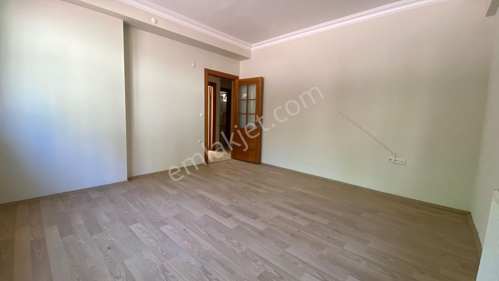 Çekmeköy Neva Sitesinde Bahçe Katı 2+1 Daire - Görsel 31