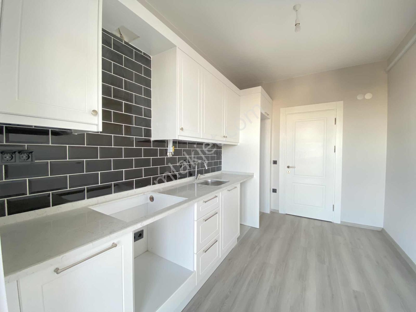 Bahadır'dan Karşıyaka Güzelyaka Sitesi 2+1 110m2 Deniz Manzaralı - Görsel 32
