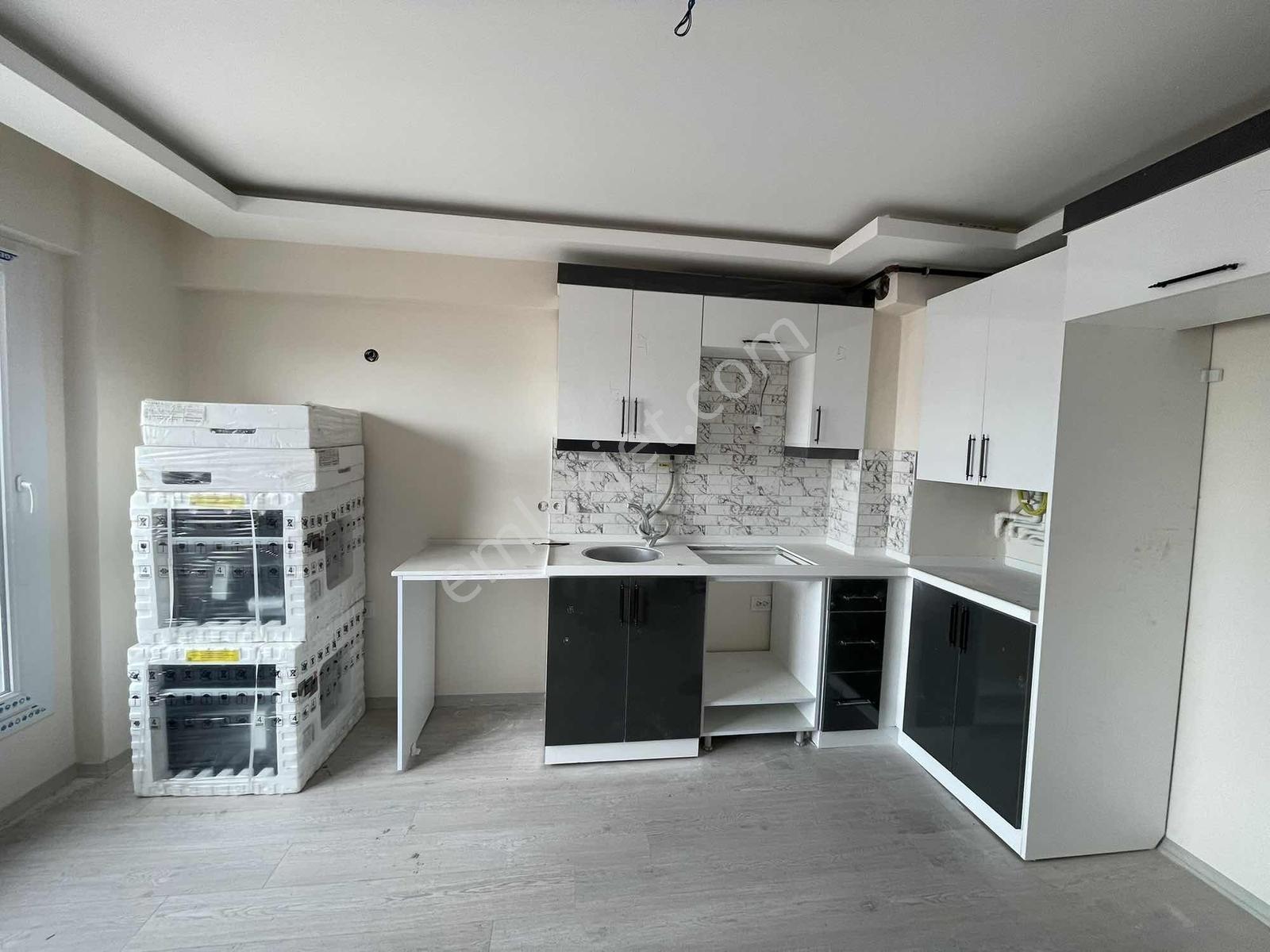 Refet Bele Mahallesi 1+1 Sıfır Bina Asansörlü Doğalgazlı Daire - Görsel 9