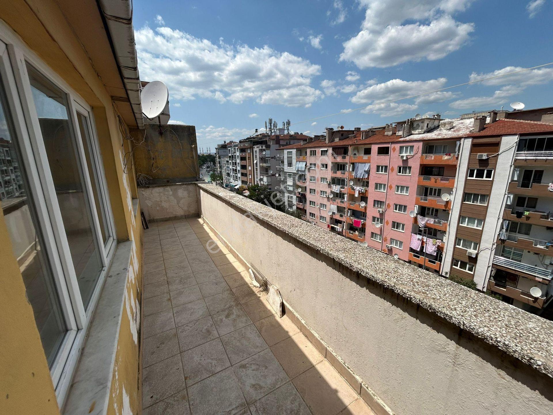 Manisa Yunusemre Akmescit'te Merkezî Konumlu Satılık 2+1 Daire - Görsel 6