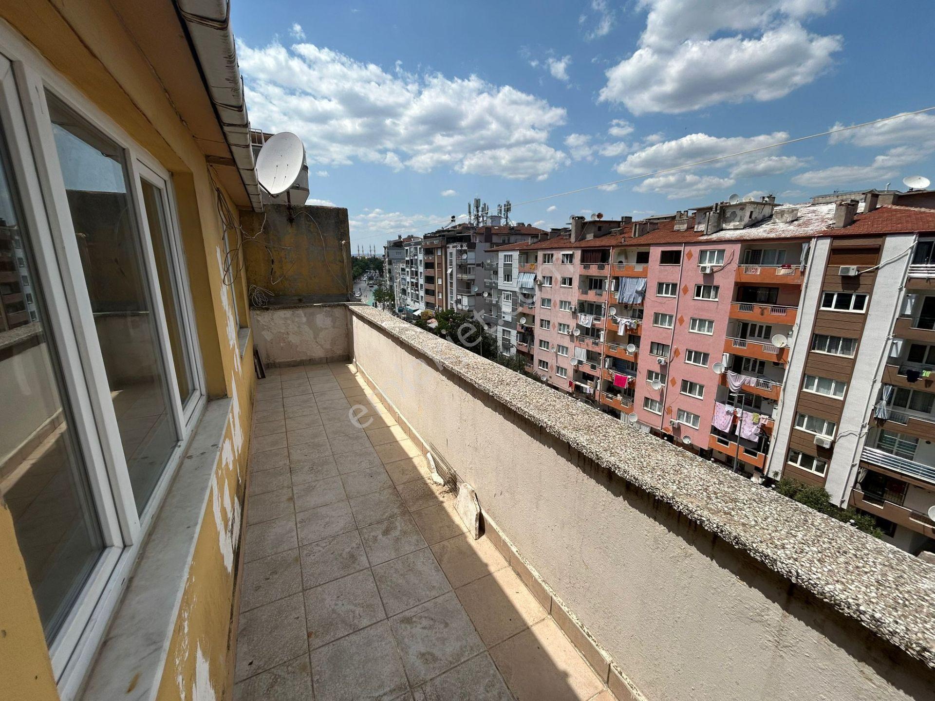 Manisa Yunusemre Akmescit'te Merkezî Konumlu Satılık 2+1 Daire - Görsel 21