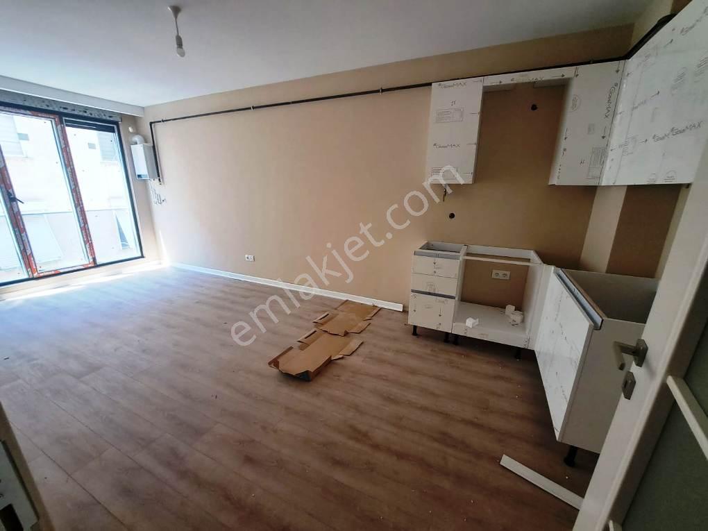 Küçükyalı'da Yeni Bina'da 1+1 Kiralık Arakat - Görsel 9