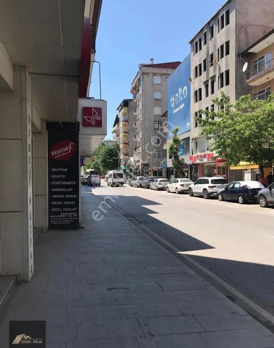 Kocaeli İzmit Kadıköy Mahallesi'nde Satılık 3+1 Ara Kat Daire