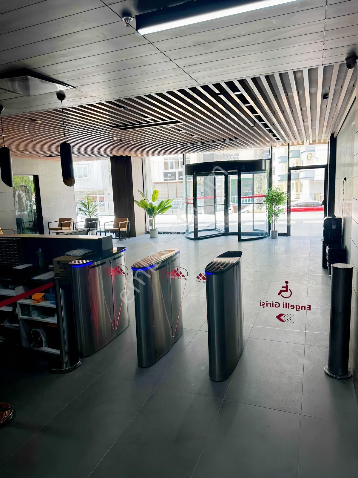 Deneyim'den Borkonut Center'da İçi Yapılı Eşyalı Satılık Ofis - Görsel 11