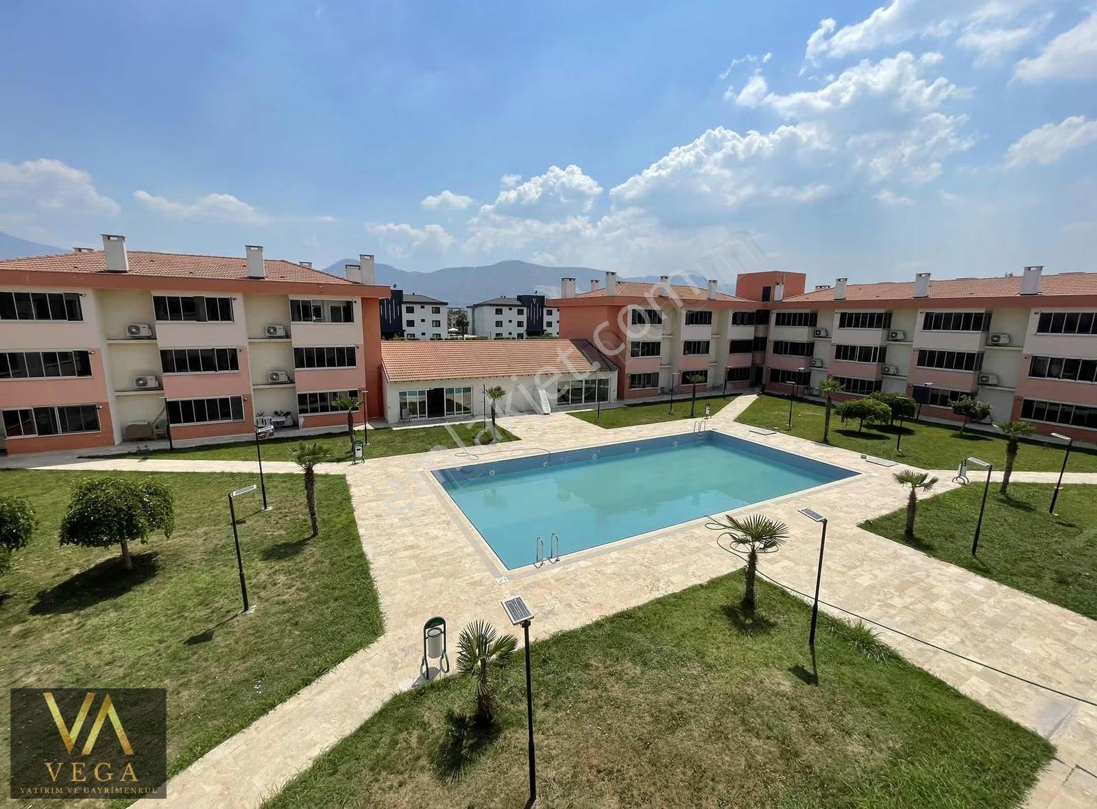 Muradiye Villalar Bölgesinde Havuzlu Site İçi Satılık 1+1 Daire - Görsel 5