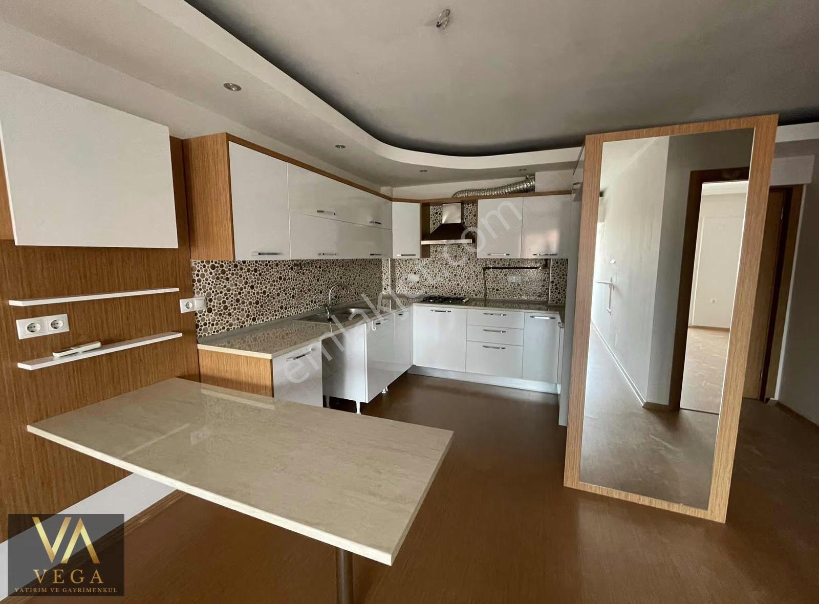 Muradiye Villalar Bölgesinde Havuzlu Site İçi Satılık 1+1 Daire