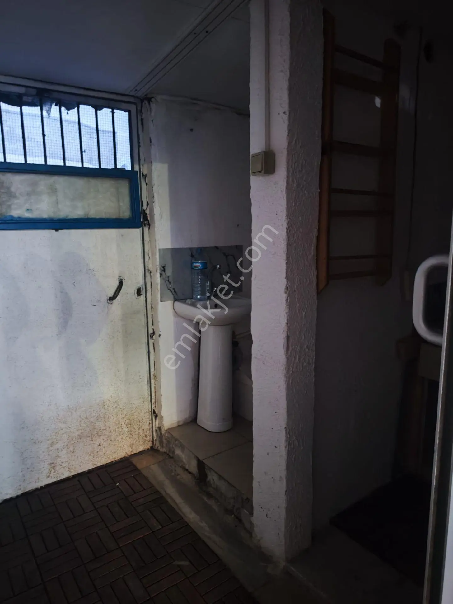 Ümraniye Yamanevler Metro Yürüme Mesafeli Alemdağ Caddesi Üzerinde Griş Düz Kiralık Dükkan Ofis - Görsel 3