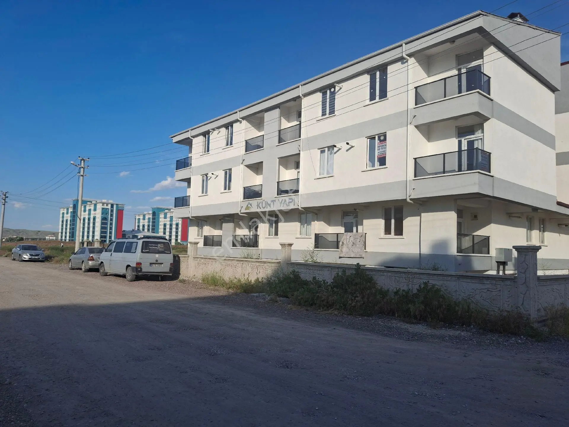 Aksaray Aratol İstiklalde Meb Akademi Karşısında Satılık 1+1