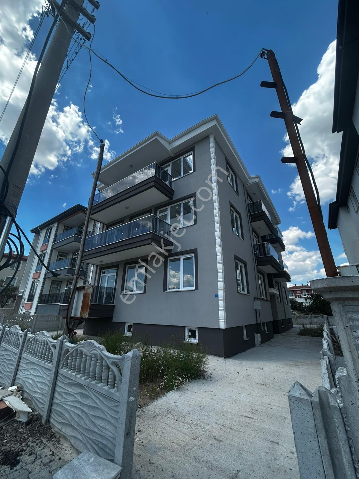 Afyon Üçok Emlaktan Mareşal F. Çakmak Mah 2+1 78m² Satılık Daire - Görsel 15