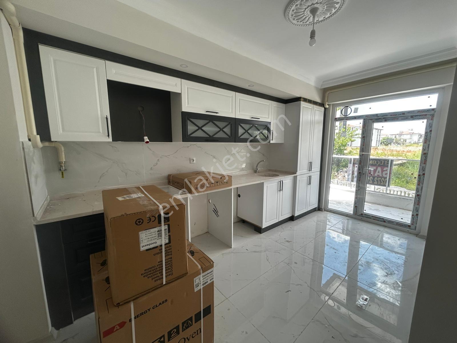 Afyon Üçok Emlaktan Mareşal F. Çakmak Mah 2+1 78m² Satılık Daire - Görsel 6