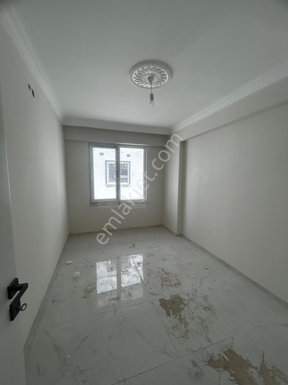 Afyon Üçok Emlaktan Mareşal F. Çakmak Mah 2+1 78m² Satılık Daire - Görsel 5