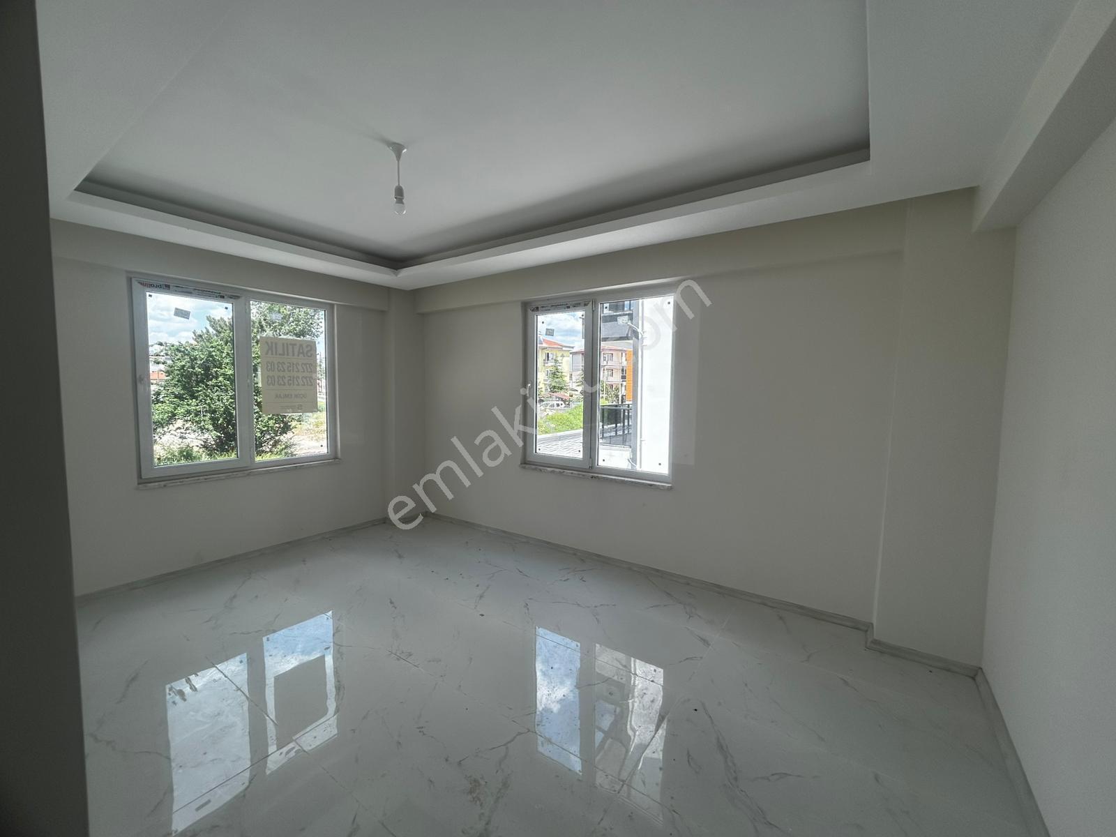 Afyon Üçok Emlaktan Mareşal F. Çakmak Mah 2+1 78m² Satılık Daire - Görsel 13