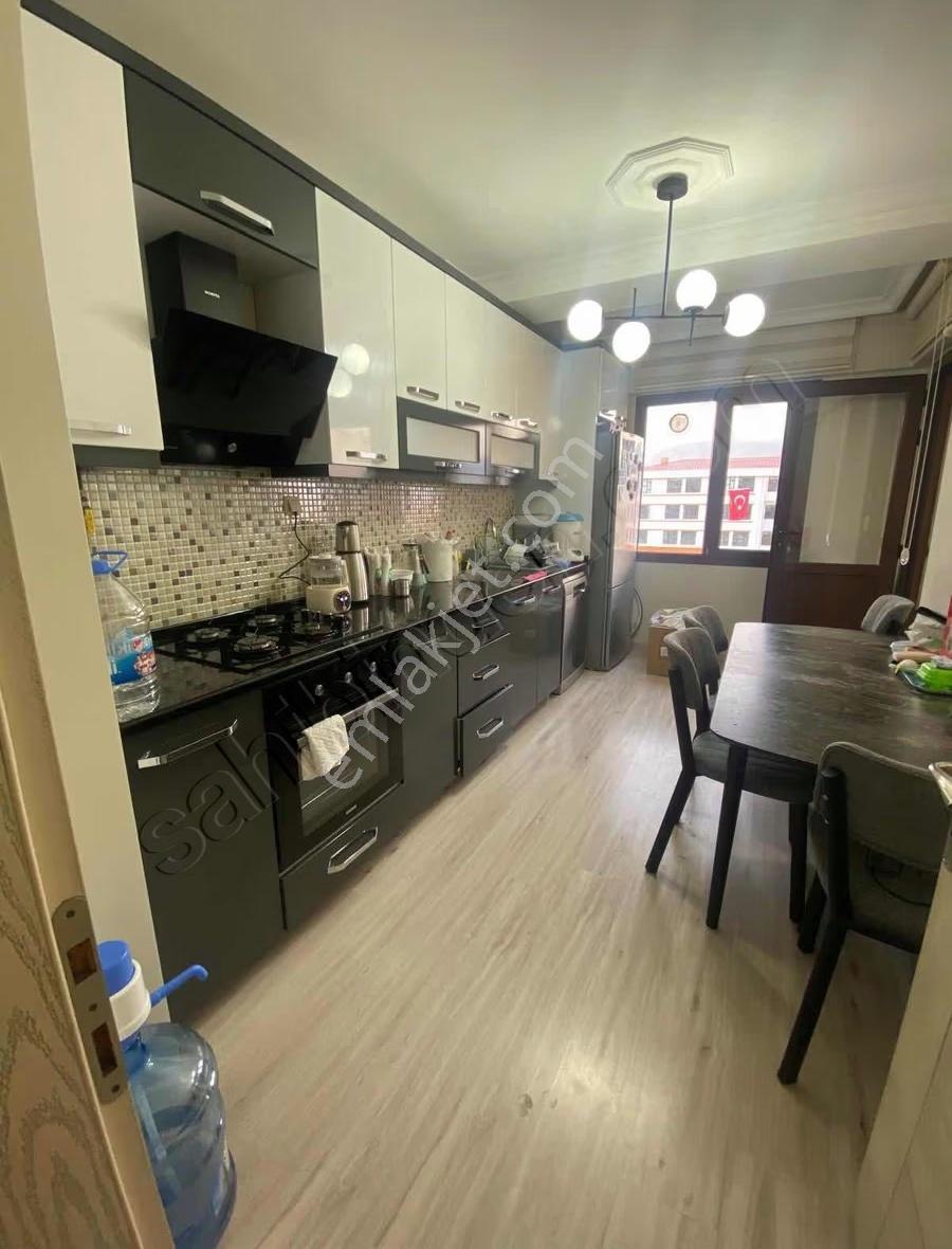 Kemalpaşa Sekiz Eylül Mahllesi Hastane Karşısı Kiralık 3+1 Daire - Görsel 2