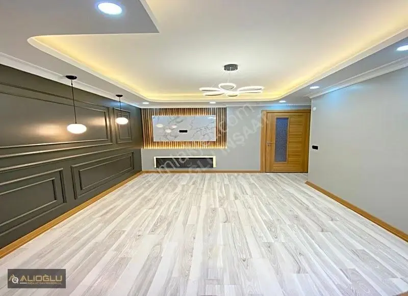 Merkezi Konumda Cam Seviyesi Yüksek 2+1 Acil Satılık Daire