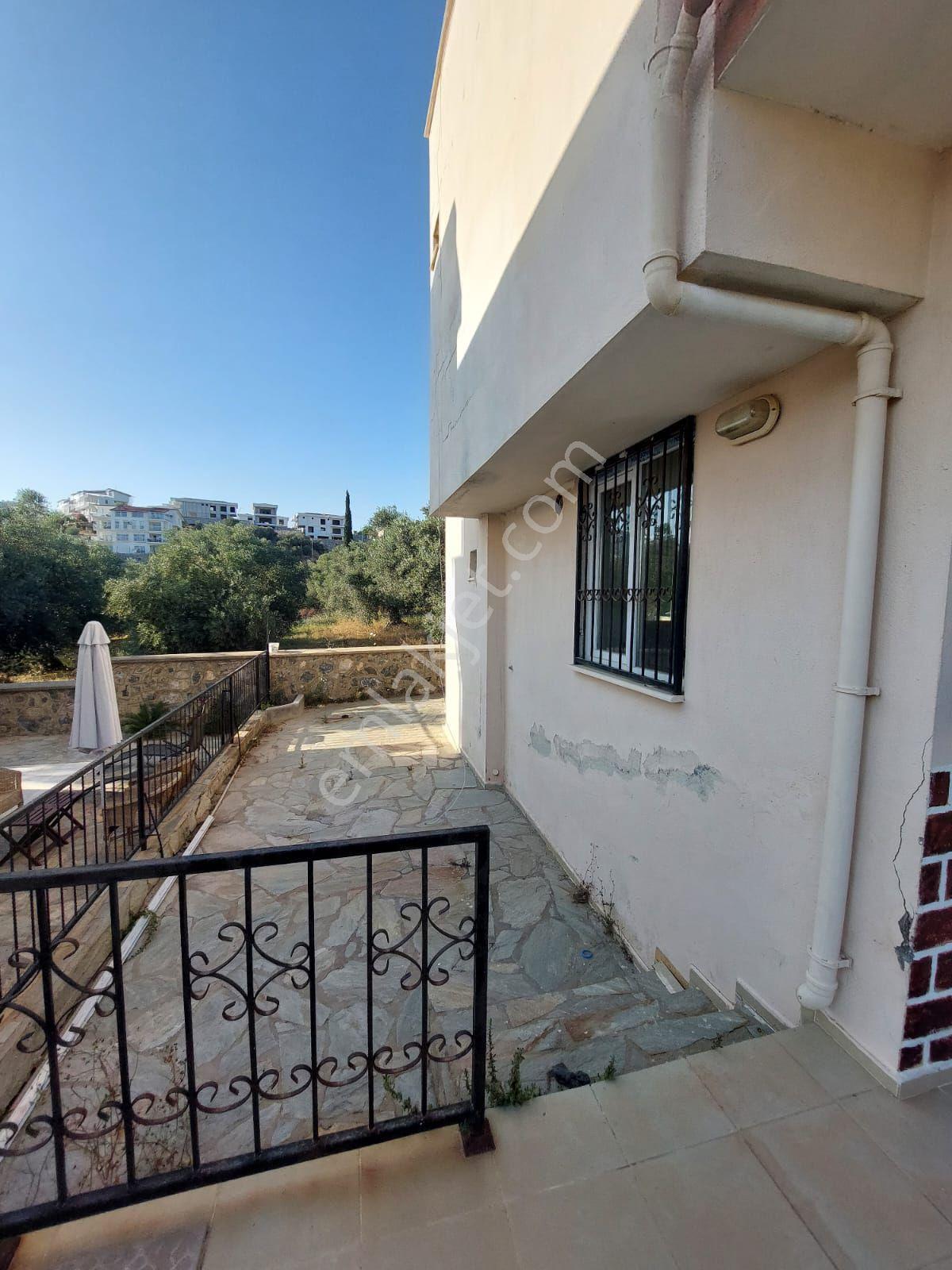 Kuşadası Bayraklıdede Mah 3+1 Havuzlu Site Kiralık Villa - Görsel 26