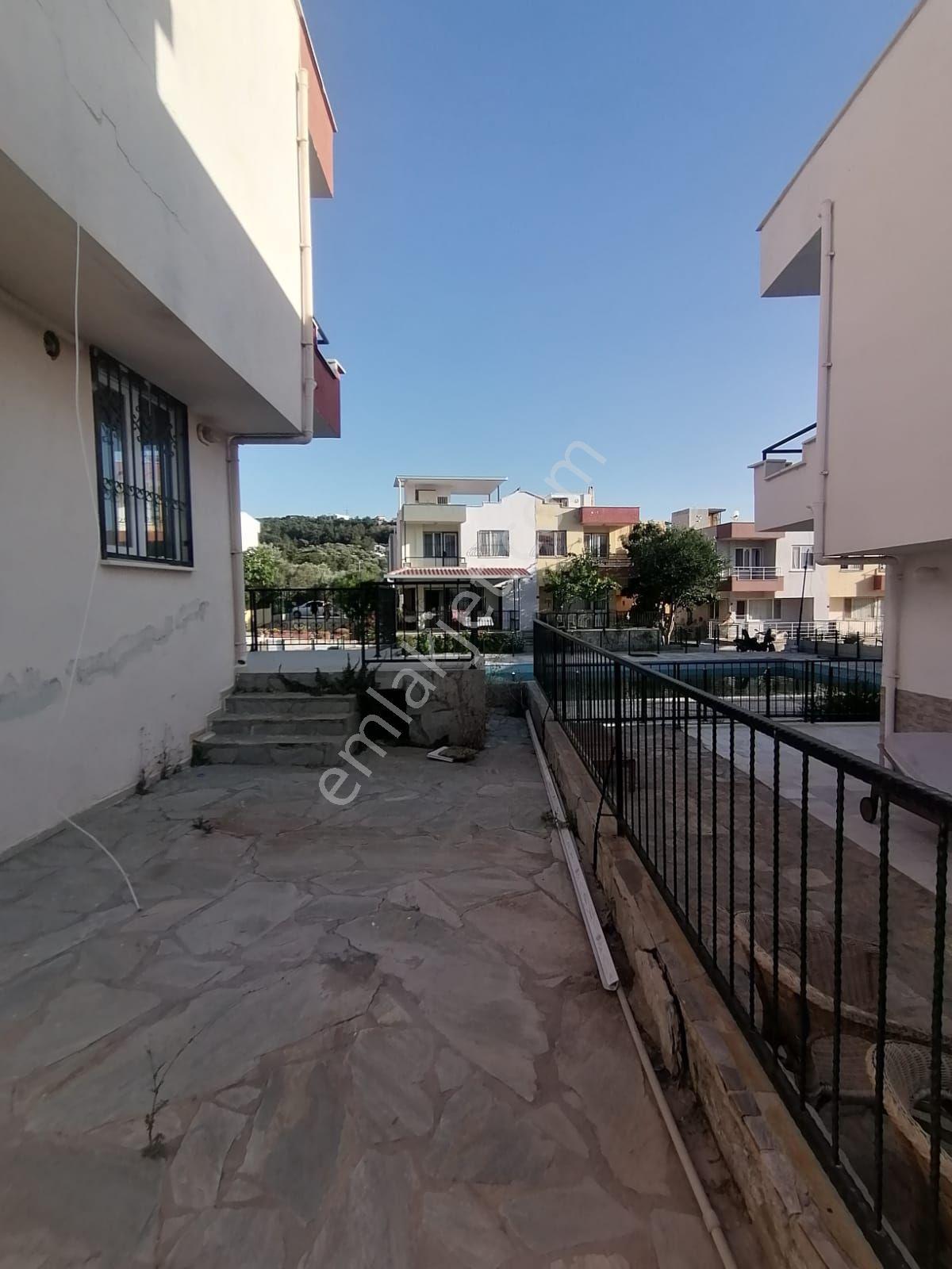 Kuşadası Bayraklıdede Mah 3+1 Havuzlu Site Kiralık Villa - Görsel 21