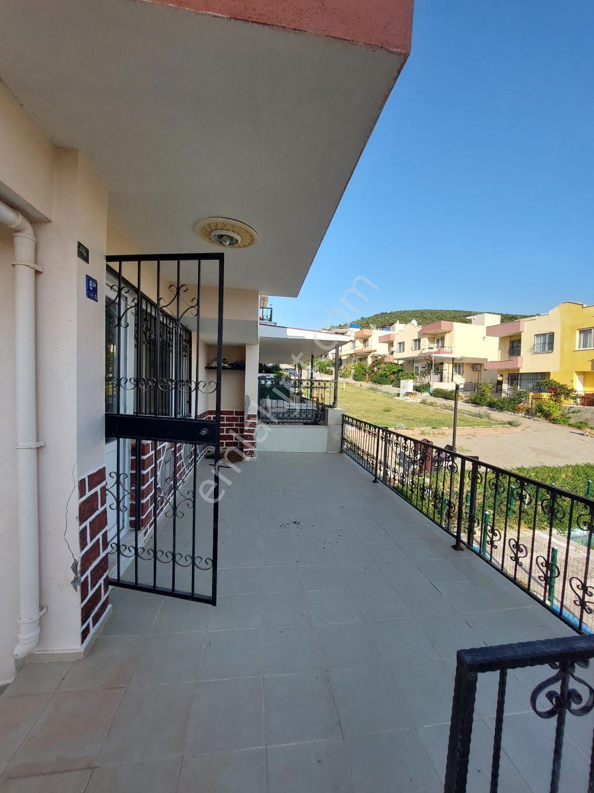 Kuşadası Bayraklıdede Mah 3+1 Havuzlu Site Kiralık Villa - Görsel 34