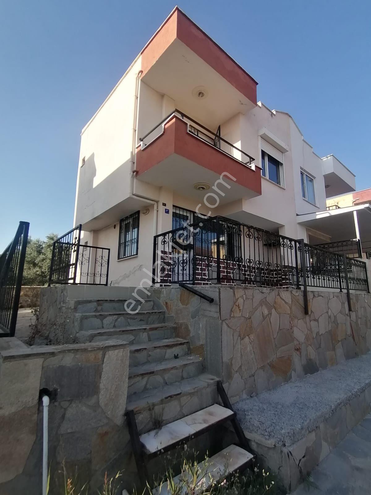 Kuşadası Bayraklıdede Mah 3+1 Havuzlu Site Kiralık Villa - Görsel 6
