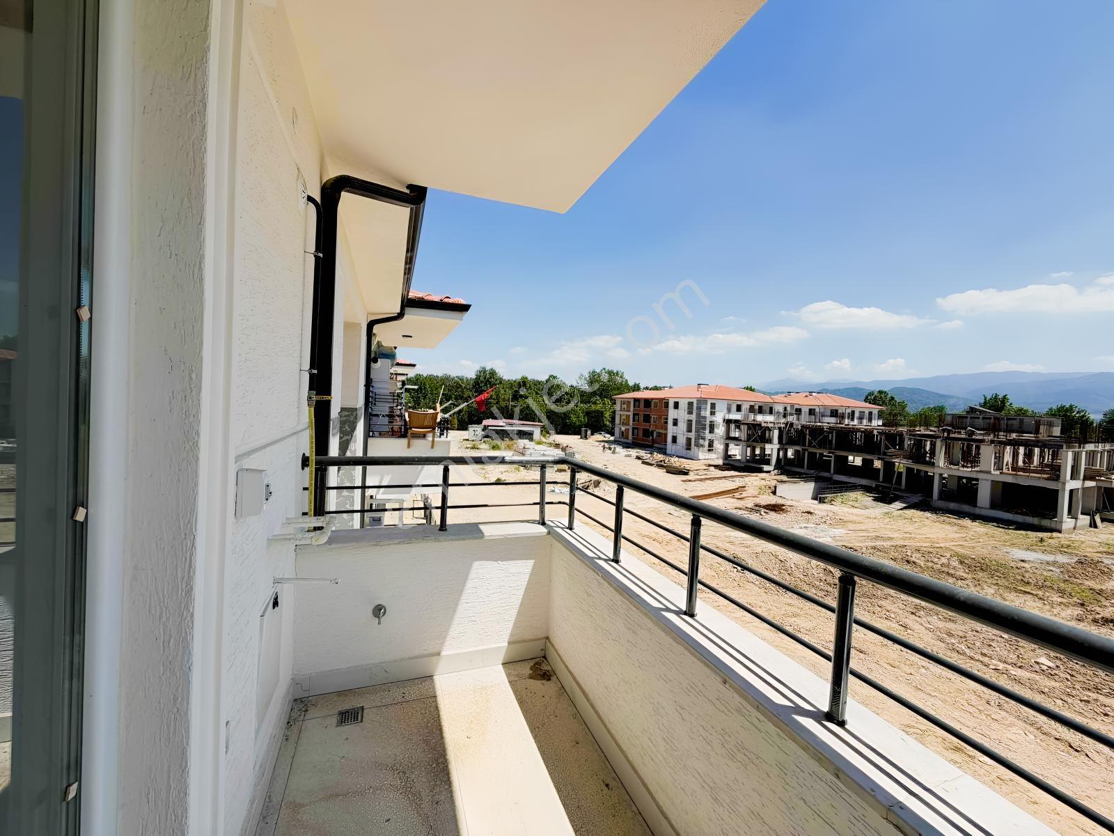 Kiralık 2+1 Daire Site İçi Kapalı Otopark Remax Ay - Görsel 3