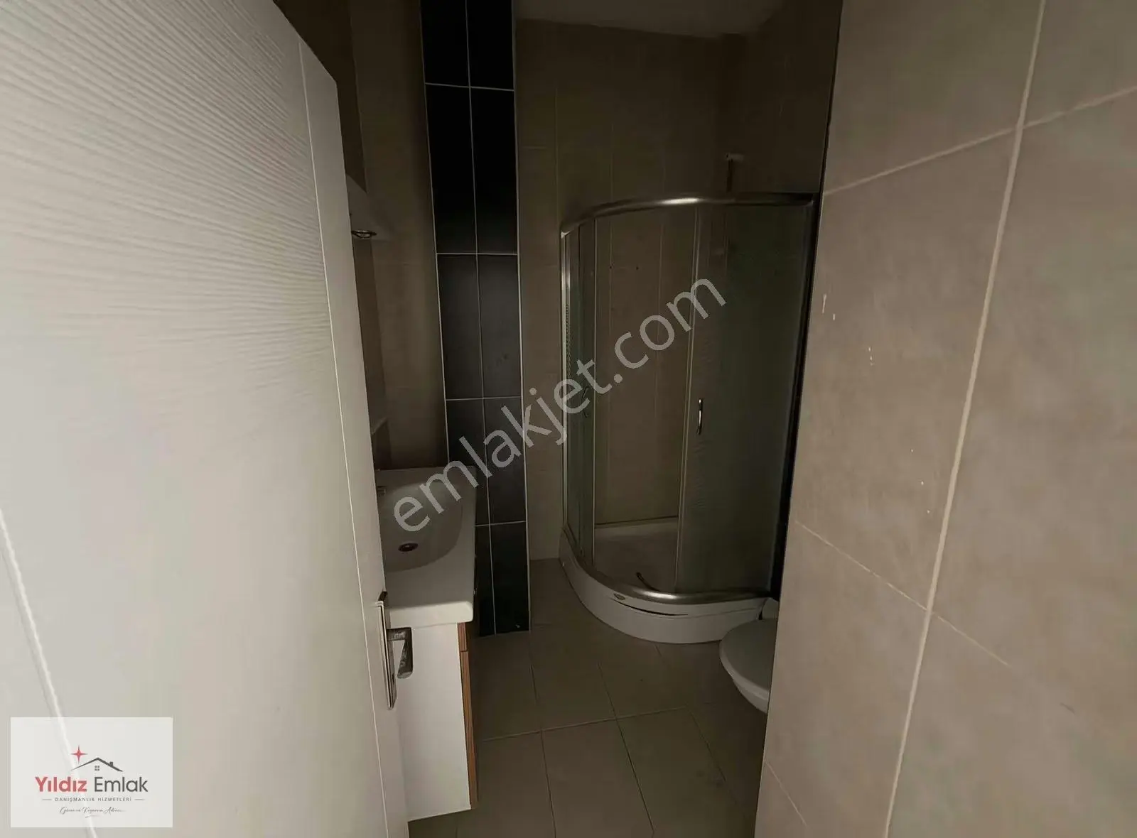 Gebze Cumhuriyet Mah Yıldızpark Sitesinde Kiralık 1+1 - Görsel 2
