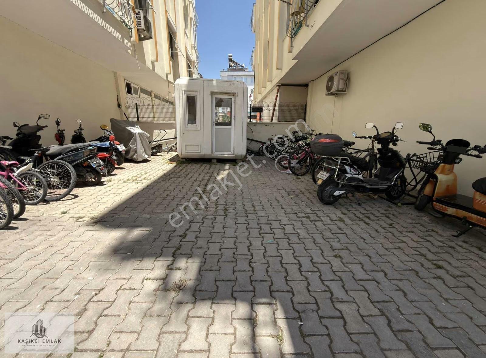 Hurma Mah.2+1 Merkezi Konumda Cadde Üzeri Site İçinde Havuzlu - Görsel 10