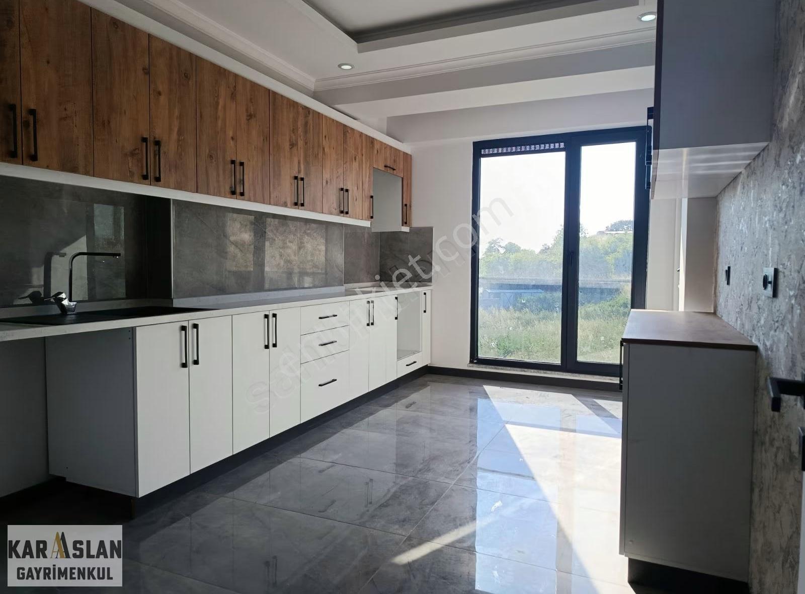 Başiskele Paşadağ Yakacık'ta Ultra Lüks 2+1 Dubleks Daire