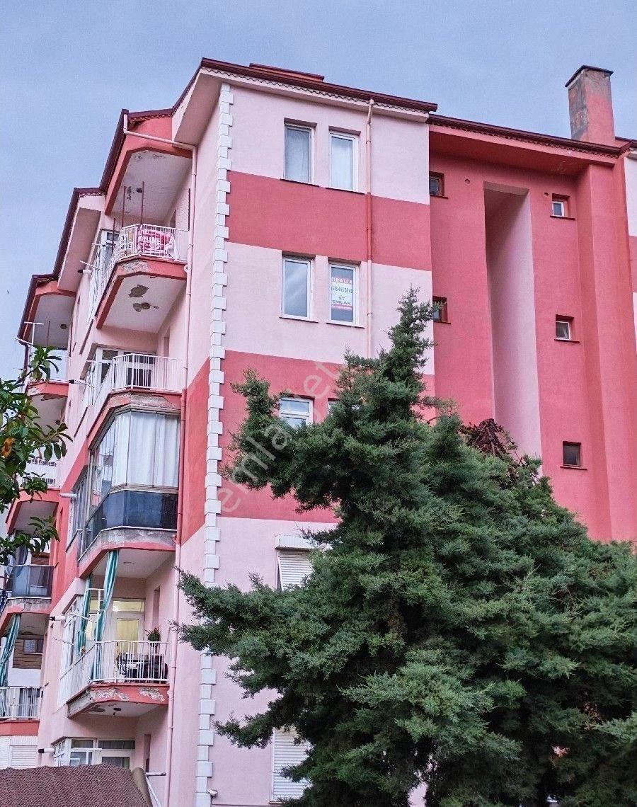 Davraz Mahallesinde 3+1 Kiralık Daire