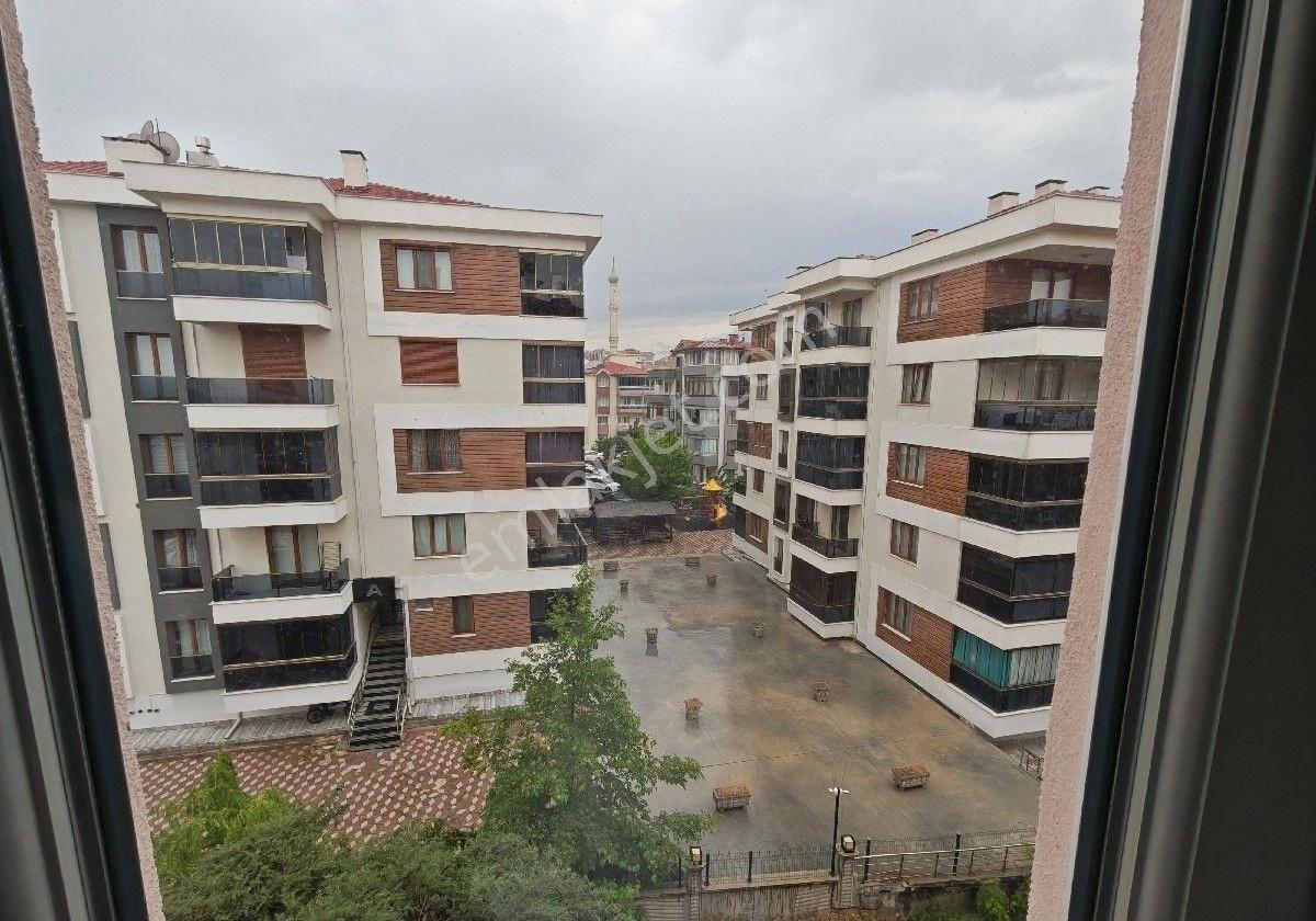 Davraz Mahallesinde 3+1 Kiralık Daire - Görsel 17