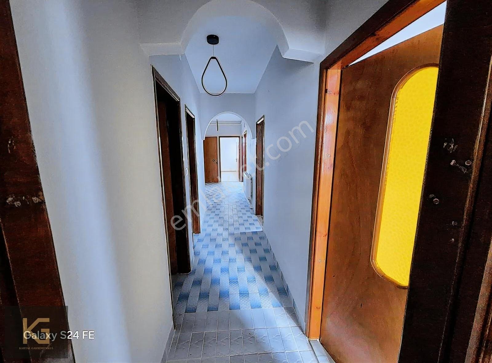 Sakarya Mahallesinde Geniş Kullanışlı Daire - Görsel 17