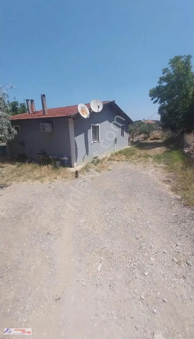 Satılık İçinde Evi Olan Tarla