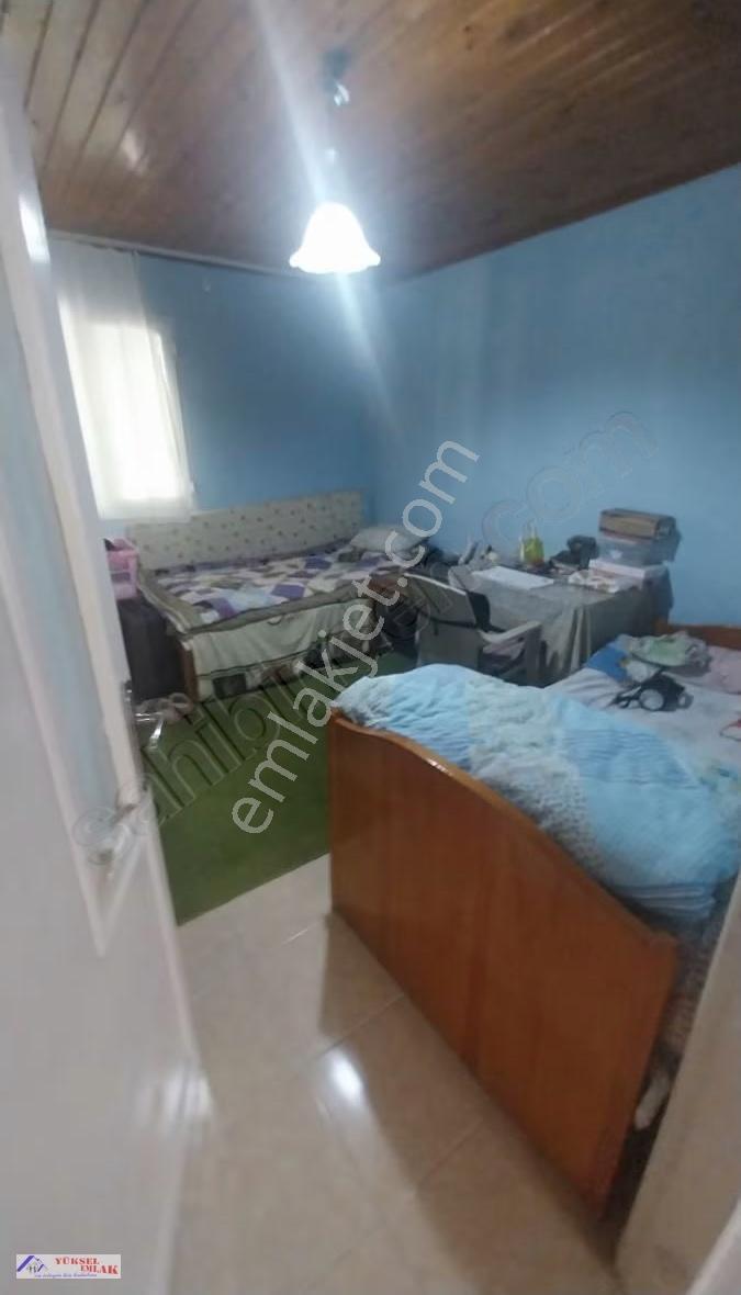Satılık İçinde Evi Olan Tarla - Görsel 3