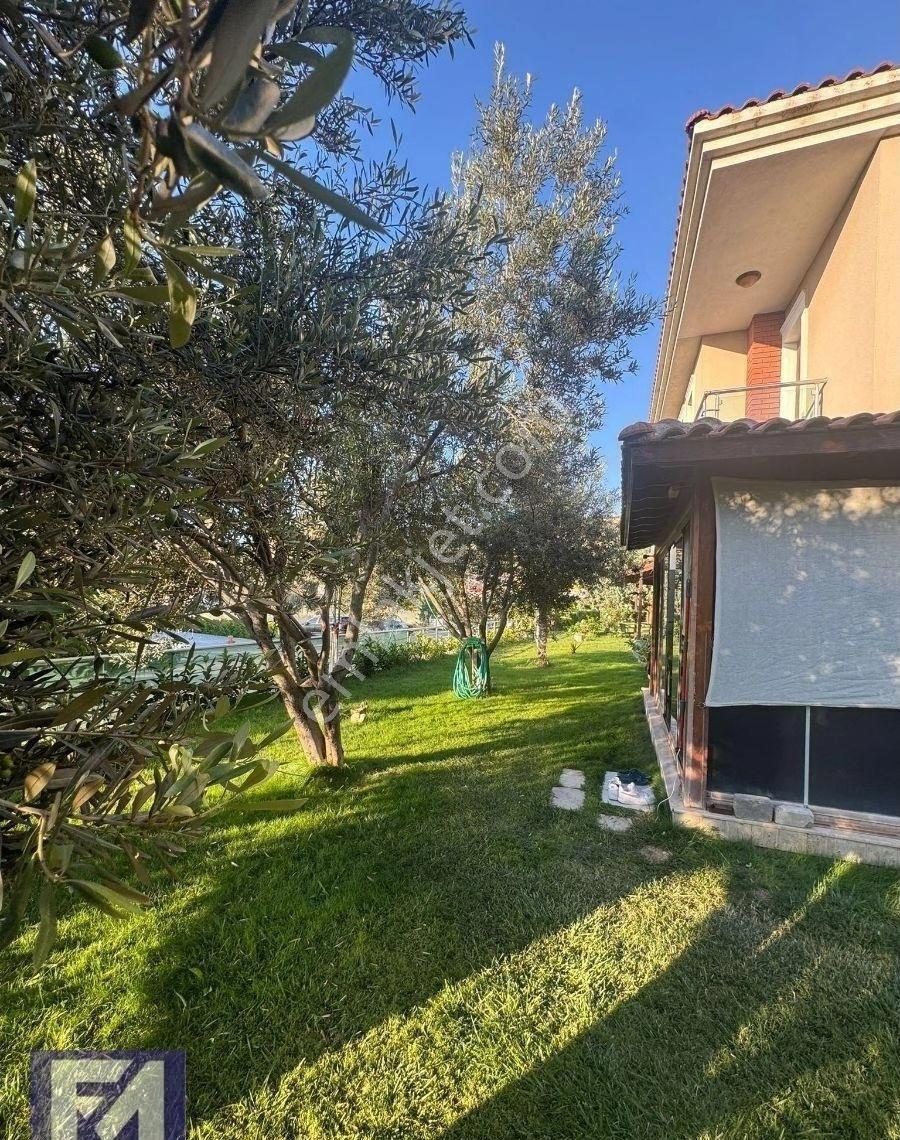 Foça Atatürk Mahallesinde Havuzlu Sitede Satılık Dubleks - Görsel 11