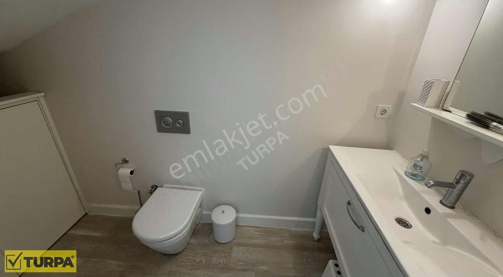 Çeşme Alaçatı Mahallesi 4+1 Eşyalı Havuzlu Villa - Görsel 31